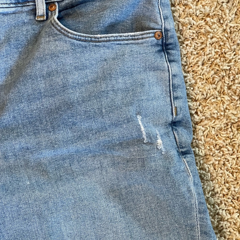 Loft Curvy High Waist Raw Hem Stitch Distressed Light Wash Denim Crop Jeans 16 - Picture 5 of 14